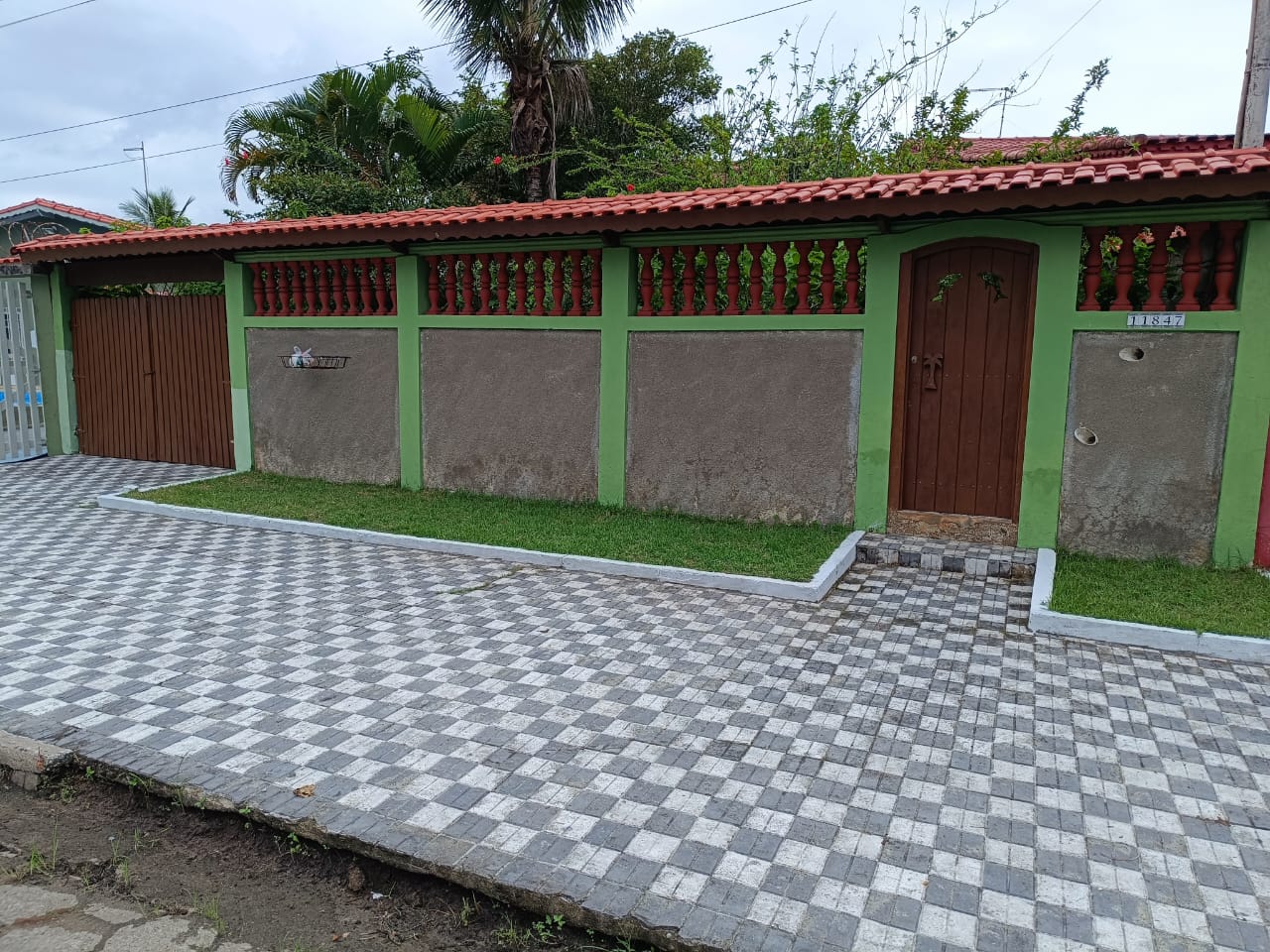 Imóvel em Mongaguá a 100m da praia. (COD 31)