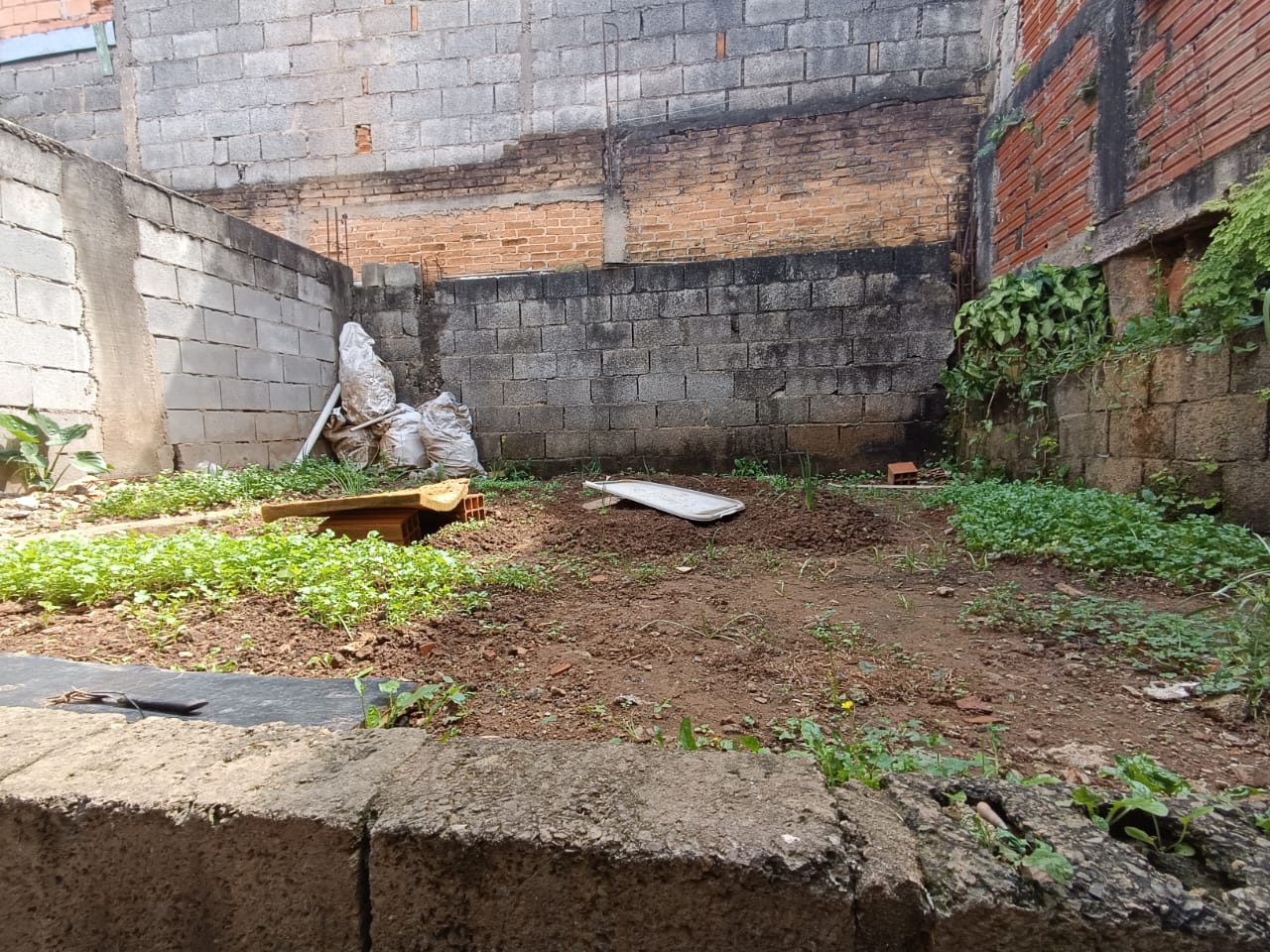 Sobrado em Jardim Santo Eduardo- Embu das Artes (COD 35)